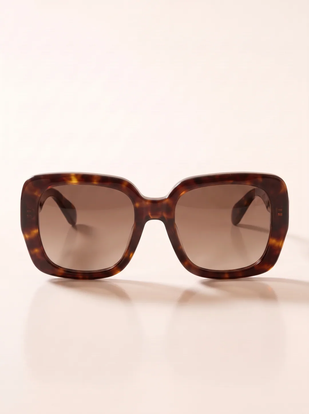 Ligne 01 sunglasses, symmetrical front view